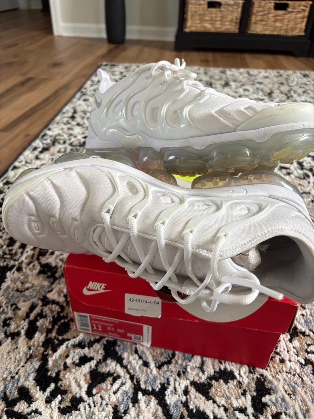 Nike White/Pure PlatniumVaporMax-Style Men's Athletic Sneakers with original box
